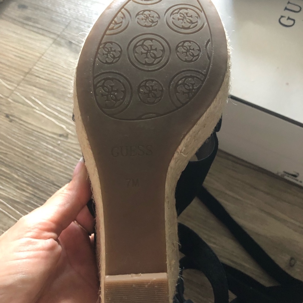 Guess wedges